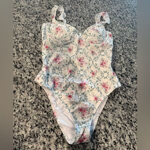 Cupshe Ruffle Strap Onepiece NWT